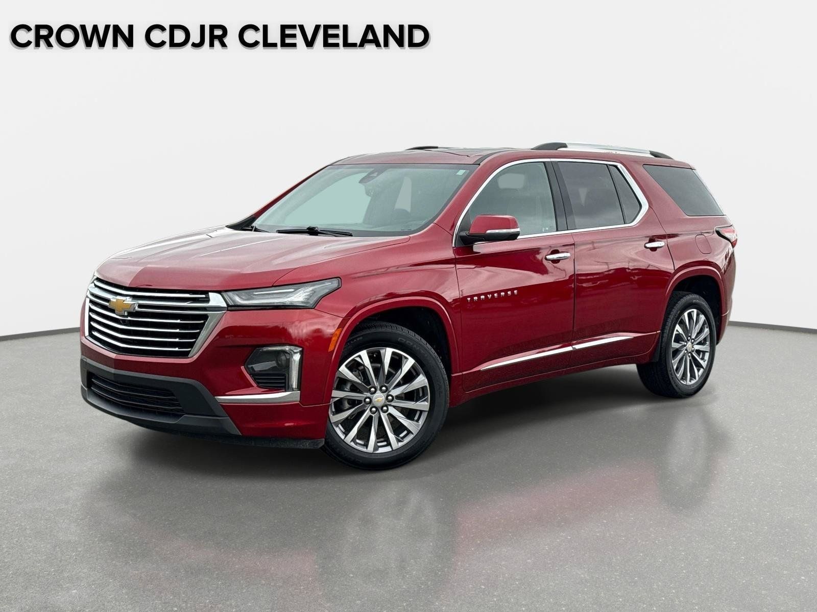 Used 2023 Chevrolet Traverse Premier FWD image 1