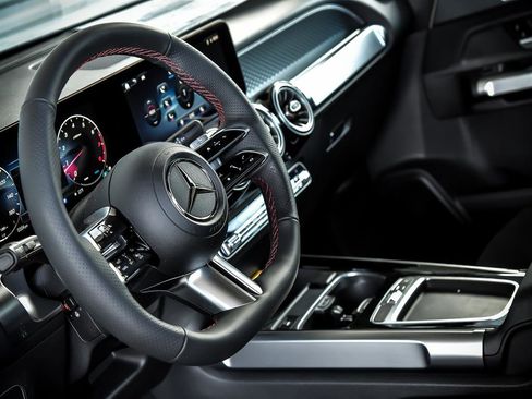 Certified 2025 Mercedes-Benz GLB 250 4MATIC image 15