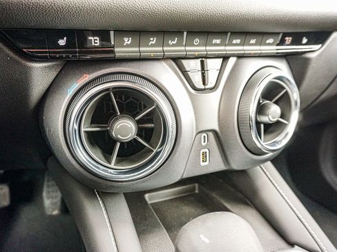 New 2025 Chevrolet Blazer LT w/ Convenience Package image 40