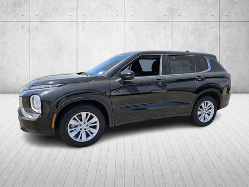 New 2026 Mitsubishi Outlander ES AWD/4WD image 3