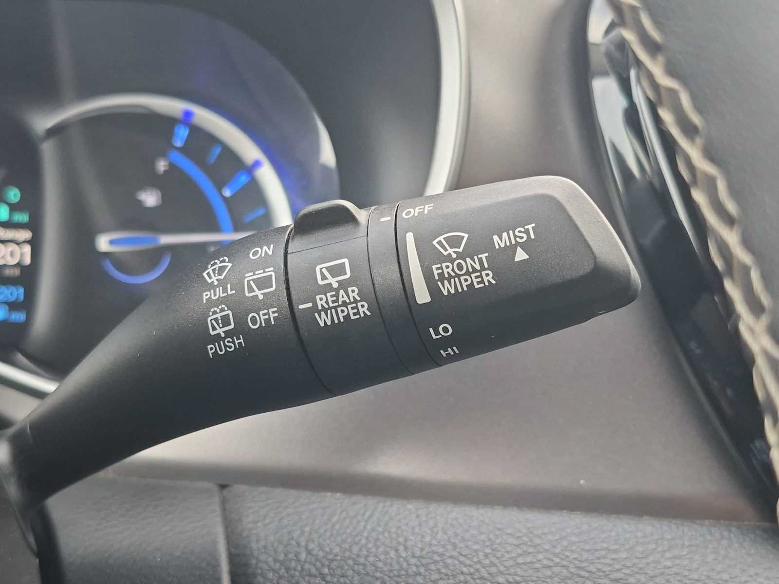 Used 2024 Chrysler Pacifica Limited FWD image 25