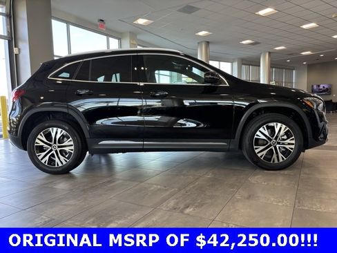 Certified 2025 Mercedes-Benz GLA 250 image 2