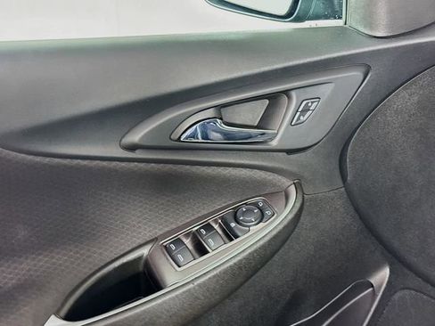 Used 2021 Chevrolet Malibu LS FWD image 19