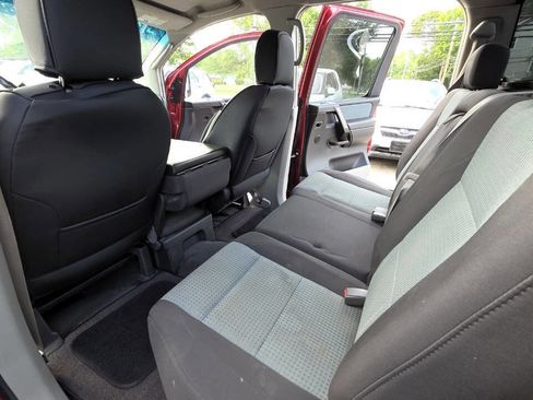 Used 2004 Nissan Titan SE w/ (Bed) Utility Bed Pkg AWD/4WD image 37