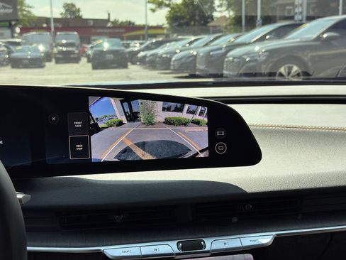 Used 2025 Lucid Air Touring AWD/4WD image 31