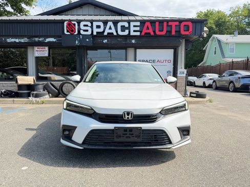 Used 2022 Honda Civic Touring image 2