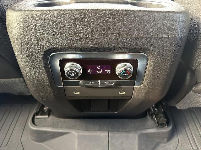 Used 2023 GMC Yukon XL SLT AWD/4WD image 20