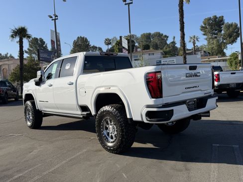 Used 2024 GMC Sierra 2500 Denali Ultimate image 5