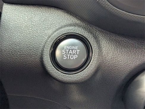 Used 2025 Hyundai Venue Limited image 25