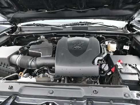 Used 2023 Toyota Tacoma SR AWD/4WD image 32