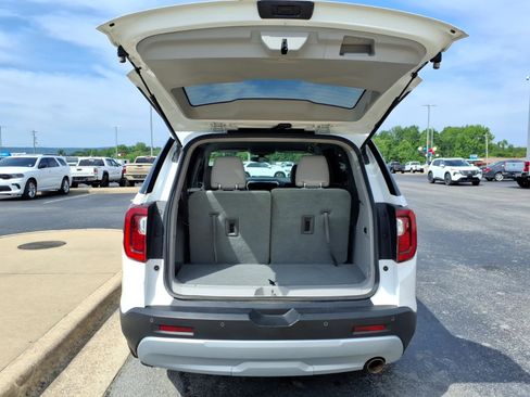 Used 2021 GMC Acadia SLE FWD image 5