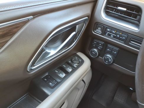 Used 2022 Chevrolet Tahoe LT w/ Luxury Package AWD/4WD image 19