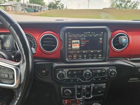 Used 2020 Jeep Gladiator Rubicon AWD/4WD image 17