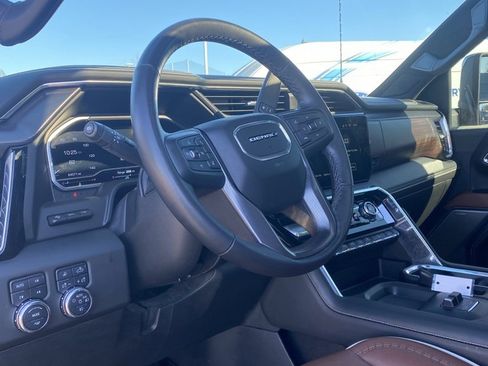 Used 2024 GMC Sierra 2500 Denali Ultimate image 10