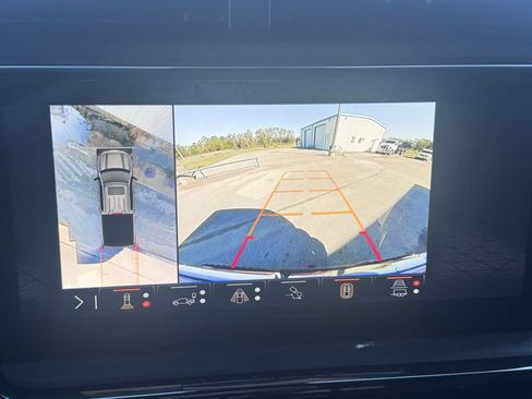 Used 2024 GMC Sierra 1500 AT4 w/ Technology Package image 23