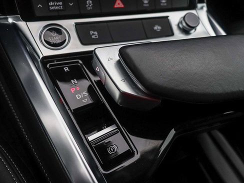 Used 2023 Audi e-tron Premium w/ Convenience Plus Package image 25