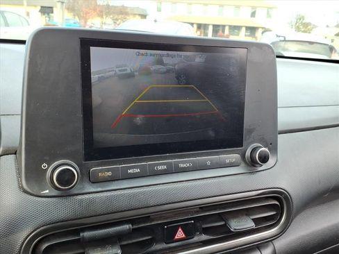 Used 2022 Hyundai Kona SEL image 7