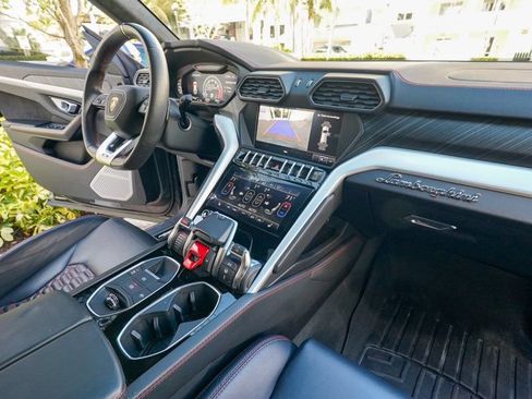 Used 2019 Lamborghini Urus AWD/4WD image 90