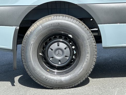 New 2024 Mercedes-Benz Sprinter 2500 image 25