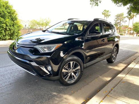 Used 2016 Toyota RAV4 XLE w/ Convenience Package AWD/4WD image 3
