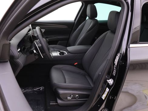 New 2024 Maserati Grecale GT image 7