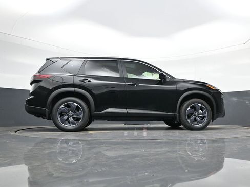 Used 2025 Nissan Rogue SV w/ SV Premium Package FWD image 20