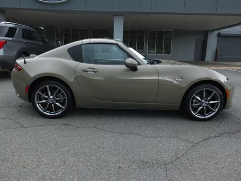 Used 2023 MAZDA MX-5 Miata Grand Touring w/ Weather Package RWD image 2
