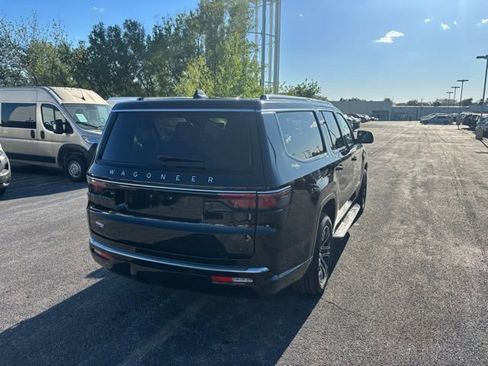 Used 2024 Jeep Wagoneer L 4WD w/ Premium Group I image 12