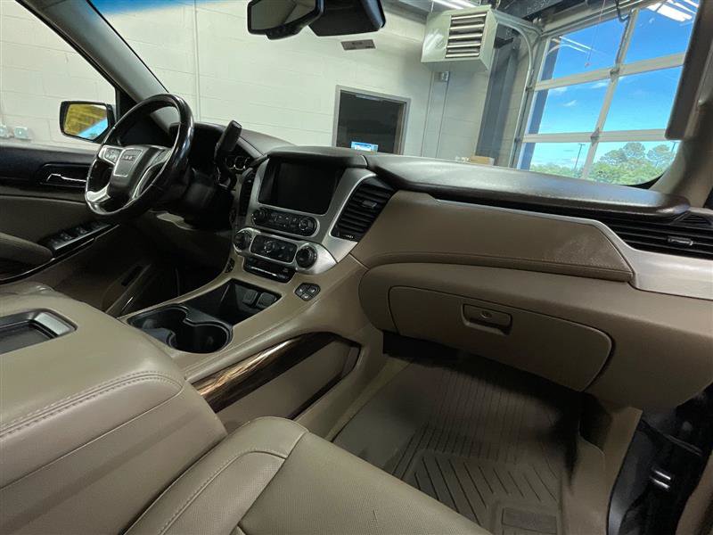 Used 2018 GMC Yukon XL SLT w/ Premium Edition AWD/4WD image 38