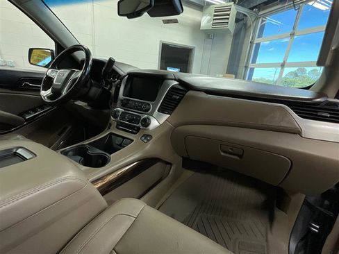 Used 2018 GMC Yukon XL SLT w/ Premium Edition AWD/4WD image 38