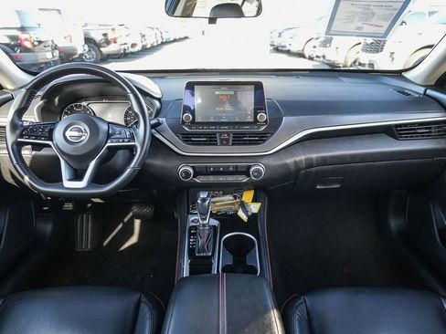 Used 2024 Nissan Altima 2.5 SR FWD image 13