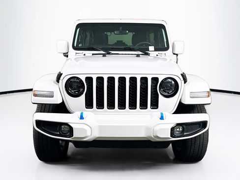 Used 2023 Jeep Wrangler Unlimited Sahara AWD/4WD image 2