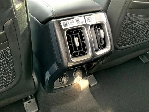 Used 2024 Kia Sorento EX image 18