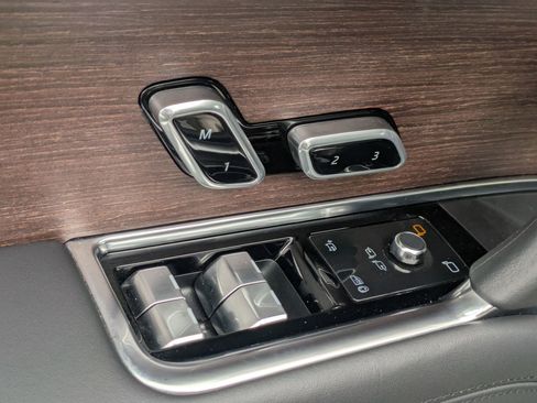 Certified 2023 Land Rover Range Rover Long Wheelbase Autobiography image 13