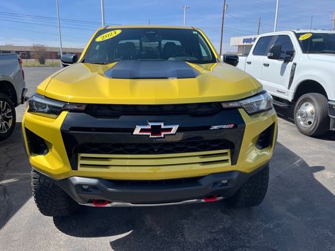 Used 2023 Chevrolet Colorado ZR2 w/ ZR2 Convenience Package III image 2