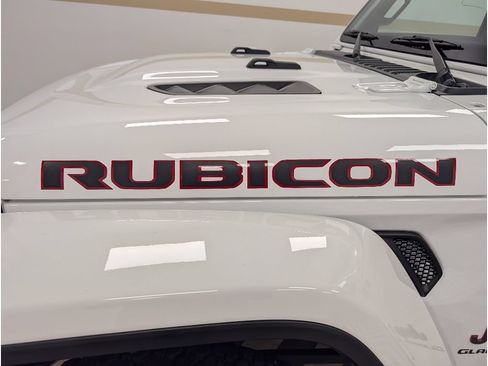 Used 2020 Jeep Gladiator Rubicon w/ Dual Top Group AWD/4WD image 5