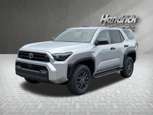 Used 2025 Toyota 4Runner SR5 RWD image 5