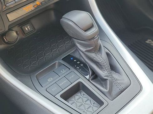 Used 2019 Toyota RAV4 LE image 47