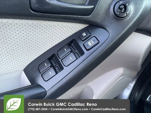 Used 2011 Kia Forte EX image 29