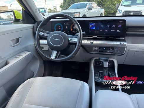 Used 2024 Hyundai Kona SEL AWD/4WD image 16