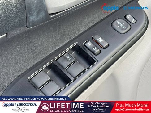 Used 2014 Toyota Camry LE FWD image 8