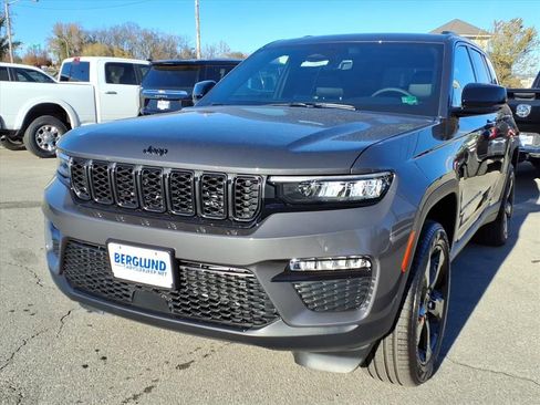New 2025 Jeep Grand Cherokee Limited image 9