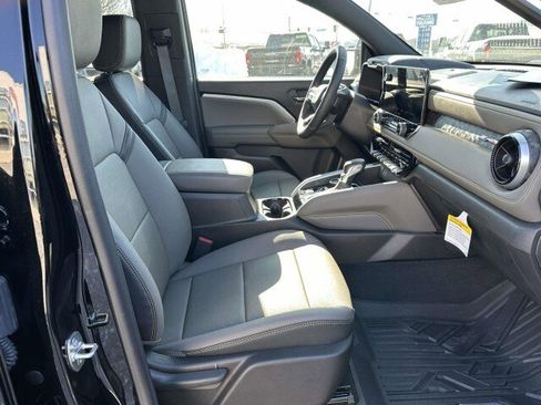 Used 2025 Chevrolet Colorado ZR2 w/ Midnight Edition image 9