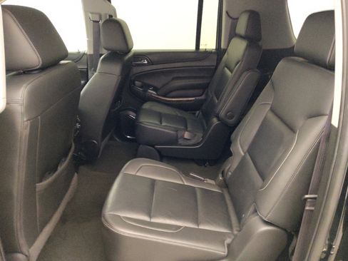 Used 2017 Chevrolet Suburban LT image 18