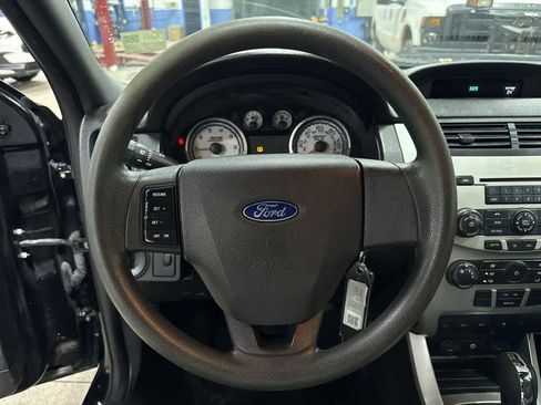 Used 2010 Ford Focus SE image 18