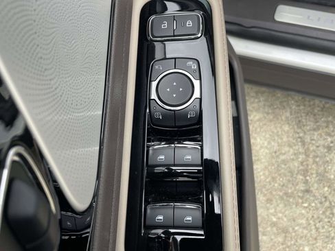 Used 2023 Lincoln Aviator Reserve w/ Equipment Group 201A image 16