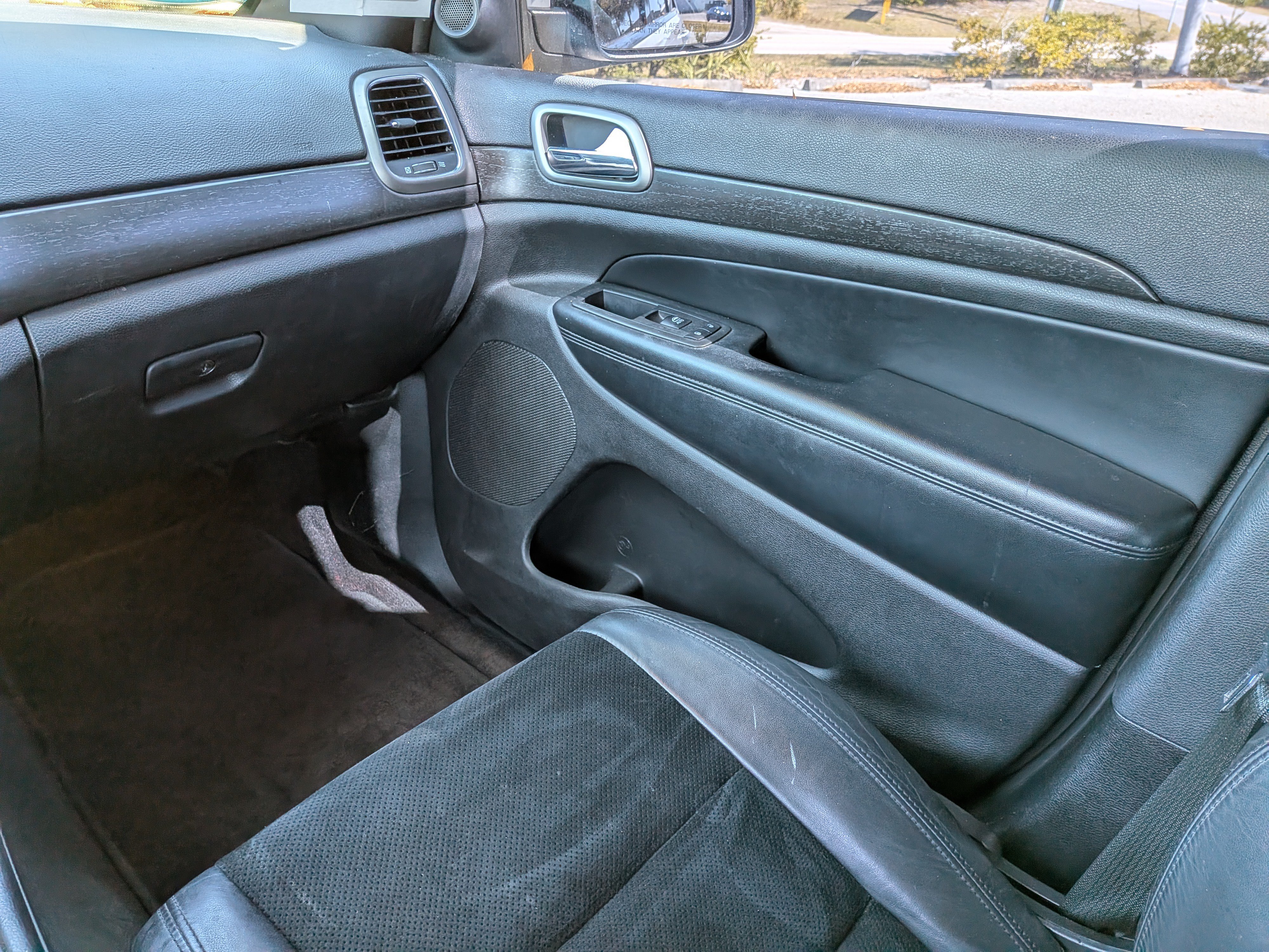 Used 2018 Jeep Grand Cherokee Altitude RWD image 21