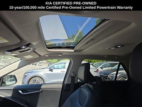Certified 2023 Kia Niro SX Touring FWD image 7