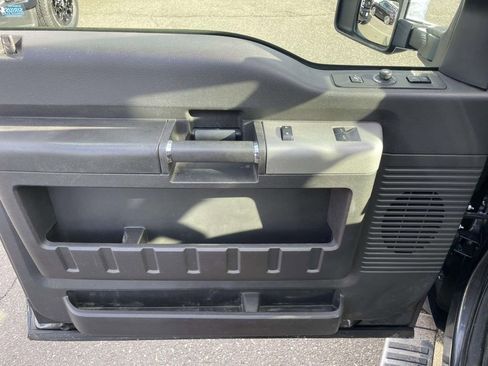 Used 2015 Ford F250 Lariat w/ Chrome Package image 14