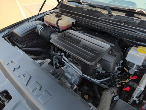 Used 2019 RAM 1500 Laramie AWD/4WD image 21